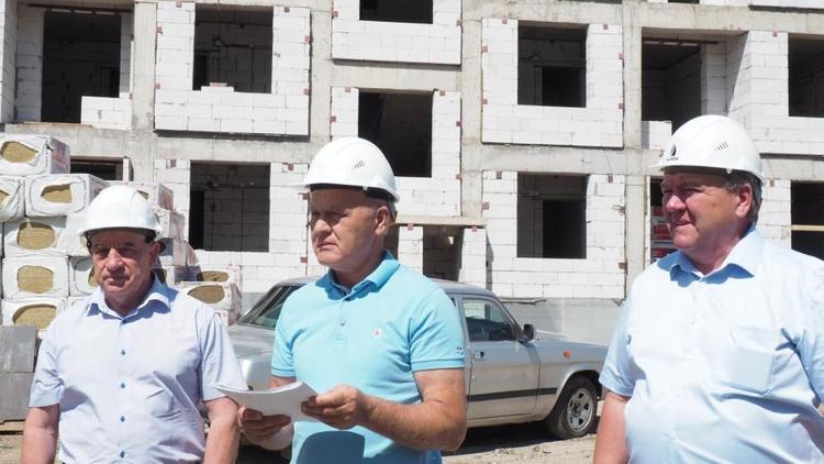 На Ставрополье решается вопрос о переселении людей из аварийного жилья