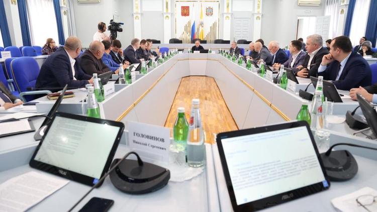 Законодатели Ставрополья обсудили процесс передачи в краевую собственность коммунальных предприятий