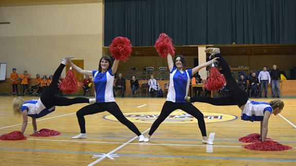 32 женские команды соревновались в «Красоте и грации» в Невинномысске