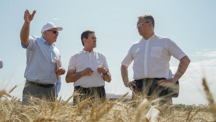 Губернатор Ставрополья проверил готовность аграриев к уборке урожая