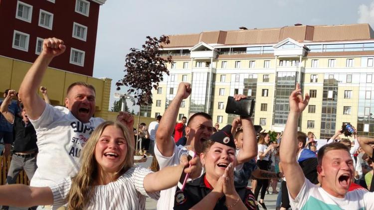 Ставропольские полицейские объединили День семьи и футбол