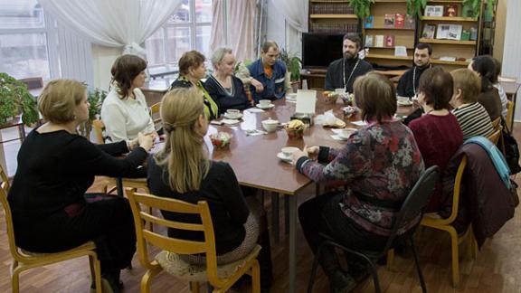 Роль православной книги в жизни человека обсудили в библиотеке Железноводска