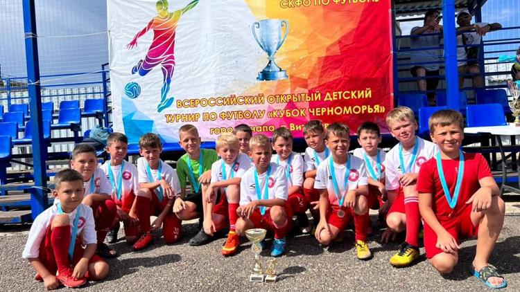 На Ставрополье депутат организовал поездку юных футболистов на турнир