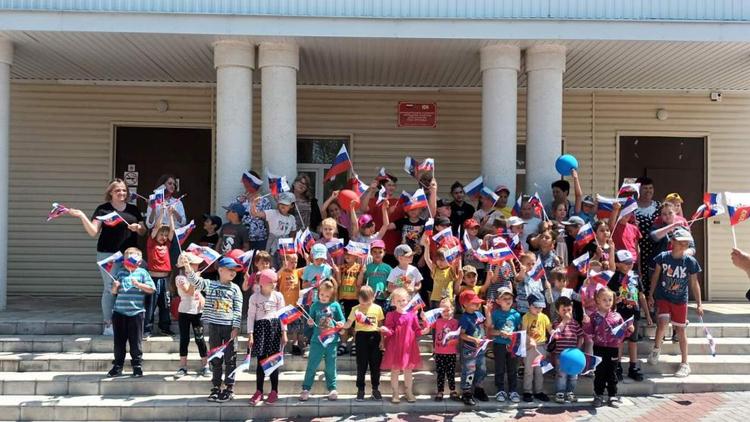В Петровском округе Ставрополья проходит акция ко Дню России 