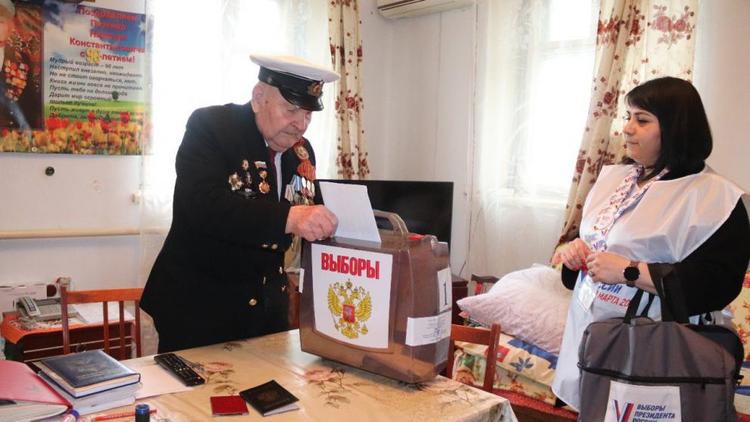 На Ставрополье активно голосуют ветераны Великой Отечественной войны
