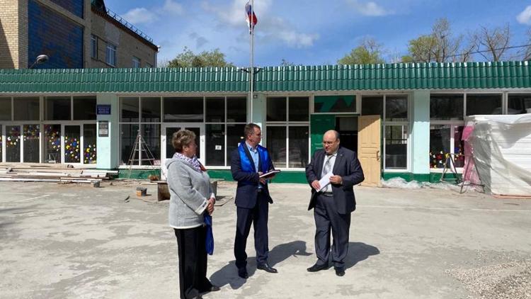 В Будённовске капитально ремонтируют старейшую школу