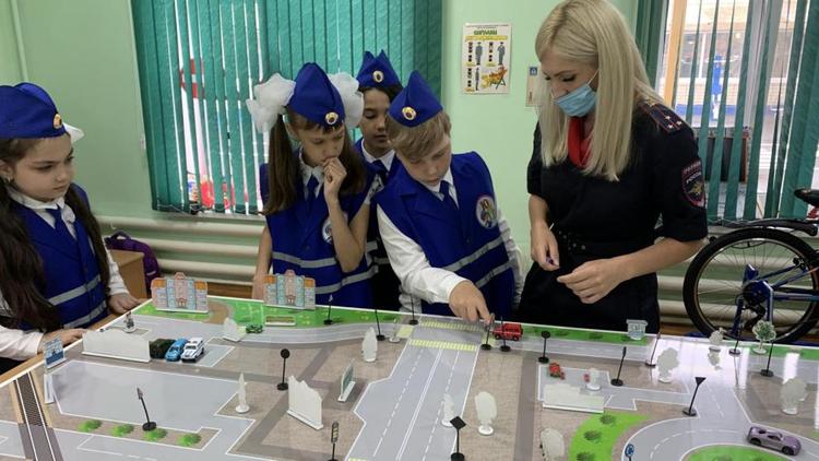 В Ставрополе школьники соревновались в знании правил дорожного движения