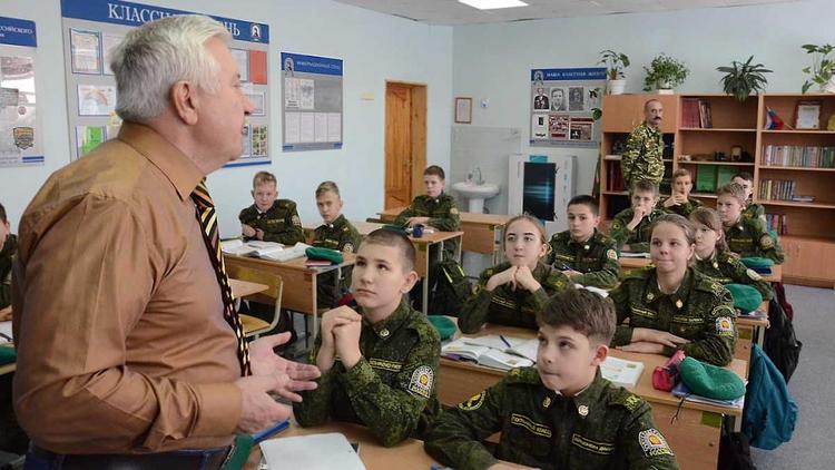 В Ставропольскую кадетскую школу пришёл военный дирижёр