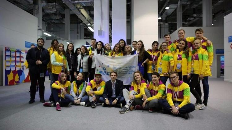 Пятигорские студенты записывают репортажи о Всемирном фестивале молодежи для «Russia Today»