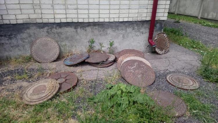 В селе Солдато-Александровском украли 23 чугунные крышки от люков