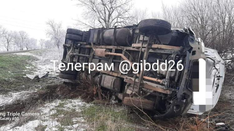Два человека пострадали в ДТП с грузовиком в Левокумском округе Ставрополья