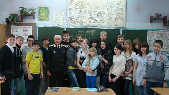 Уроки мужества ДОСААФ прошли в школах Ставрополя