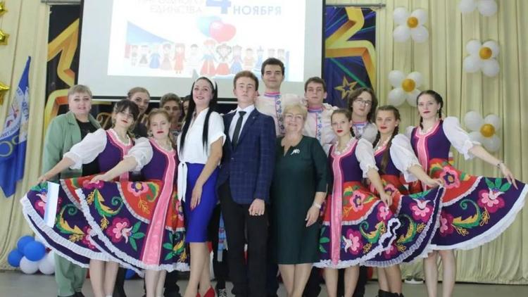 В Светлоградском сельхозколледже отметили День народного единства