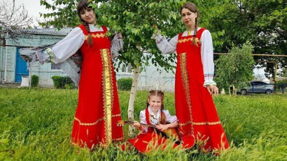 В Будённовском округе началась акция «Надень народное на День России»