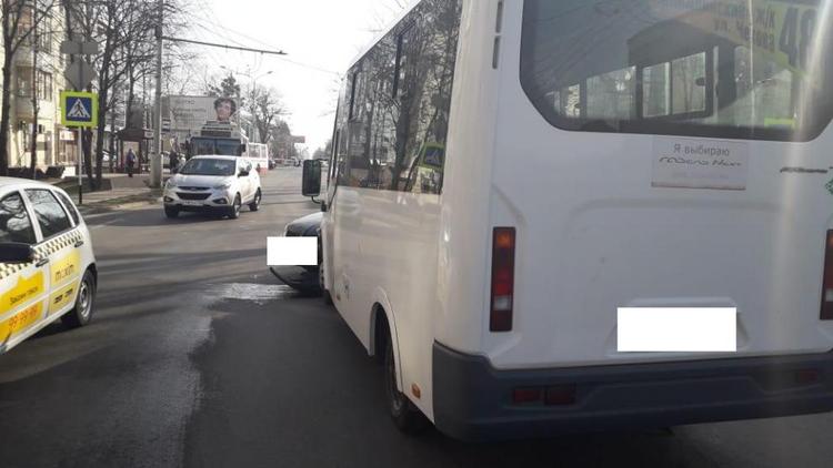 В Ставрополе два пассажира маршрутки пострадали в аварии