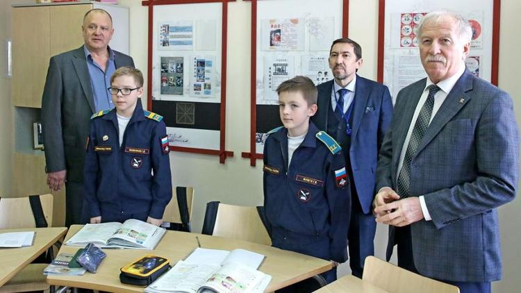 Депутаты краевой Думы побывали в Ставропольском президентском кадетском училище