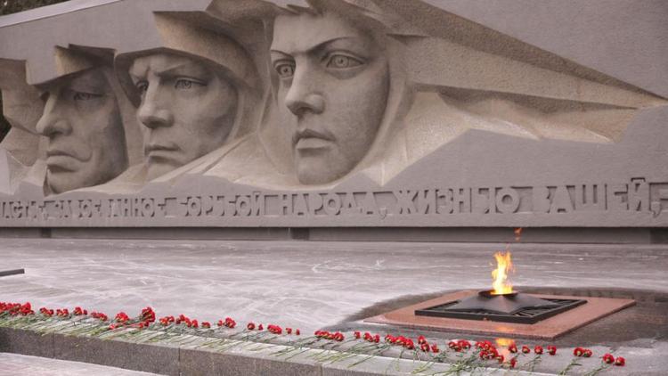 В Ставрополе в День Неизвестного Солдата почтили память погибших воинов