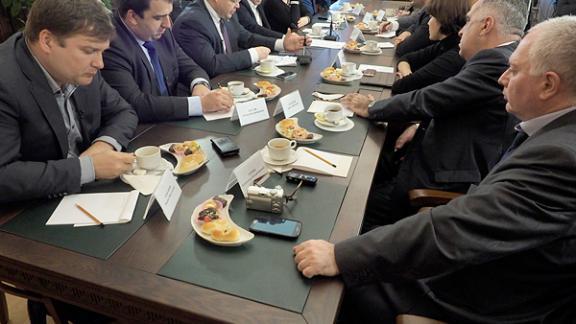 Губернатор Ставрополья Владимиров провел встречу с членами Ассоциации СМИ Северного Кавказа