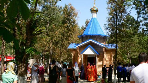 Храм Державной иконы Божией Матери освящен в поселке Новокумском