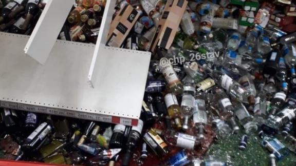 Сотни бутылок с алкоголем разбились в одном из магазинов Ставрополя