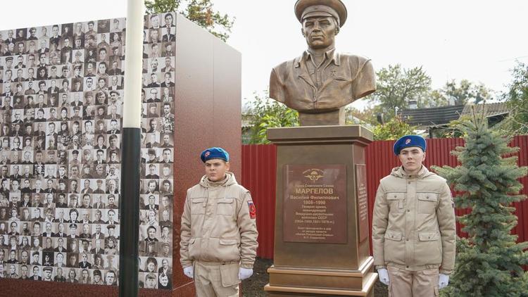 Глава Ставрополья принял участие в открытии памятника генералу Василию Маргелову