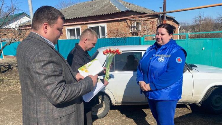 Бойца СВО в Новоалександровском округе поздравили с рождением ребёнка