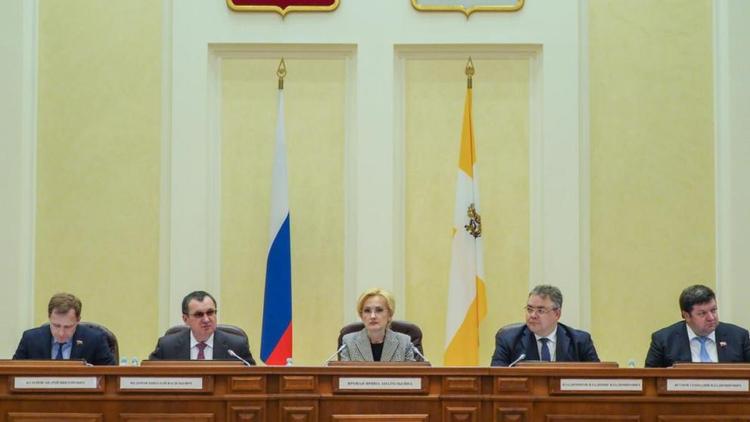 О нововведениях в оплате услуг ЖКХ говорили в Ставрополе российские законодатели
