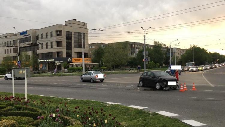 В Ставрополе при столкновении двух машин пострадала пенсионерка