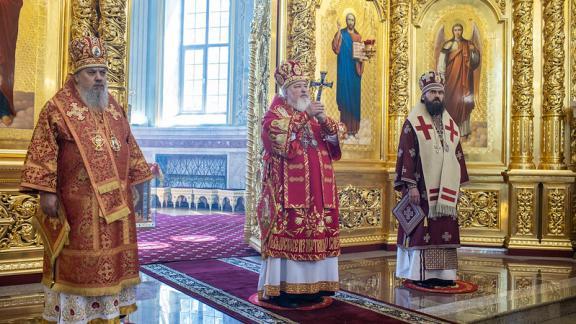 Три архиерея провели большую службу в Казанском соборе Ставрополя