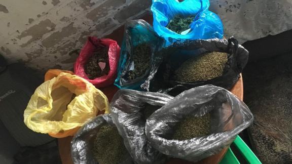 У жителя Степновского района полицейские нашли килограмм марихуаны