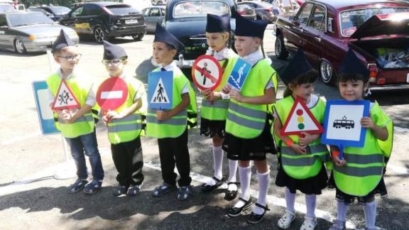 Невинномысские детсадовцы вносят вклад в пропаганду безопасности дорожного движения