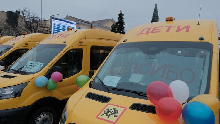 На Ставрополье школьный автопарк пополнили 65 новых автобусов